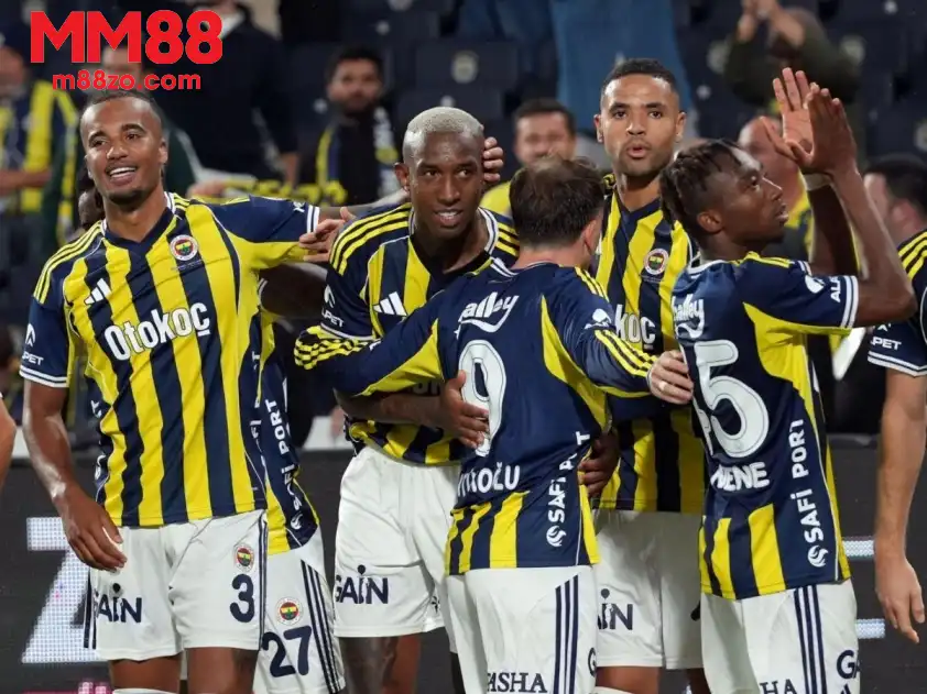 Fenerbahce cần phải tận dụng lợi thế sân nhà để giành chiến thắng trước Ferencvaros (Ảnh: CLB)